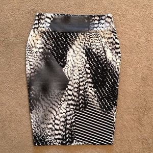 Thalia Sodi Scuba Pencil Skirt Black & White Print